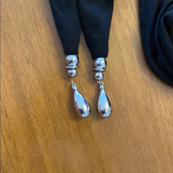 Scarf with silver accents - Picture 6 of 8